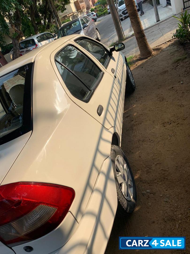 White Ford Ikon DuraTorq 1.4 TDCi