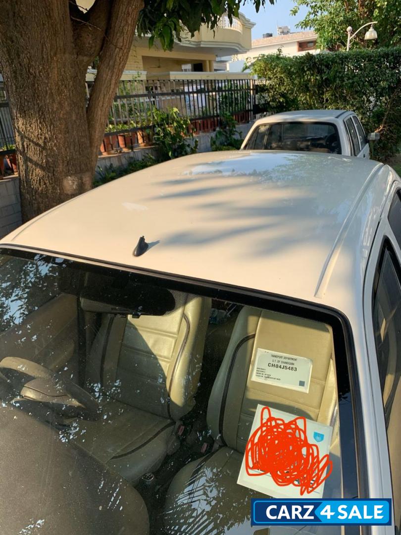 White Ford Ikon DuraTorq 1.4 TDCi