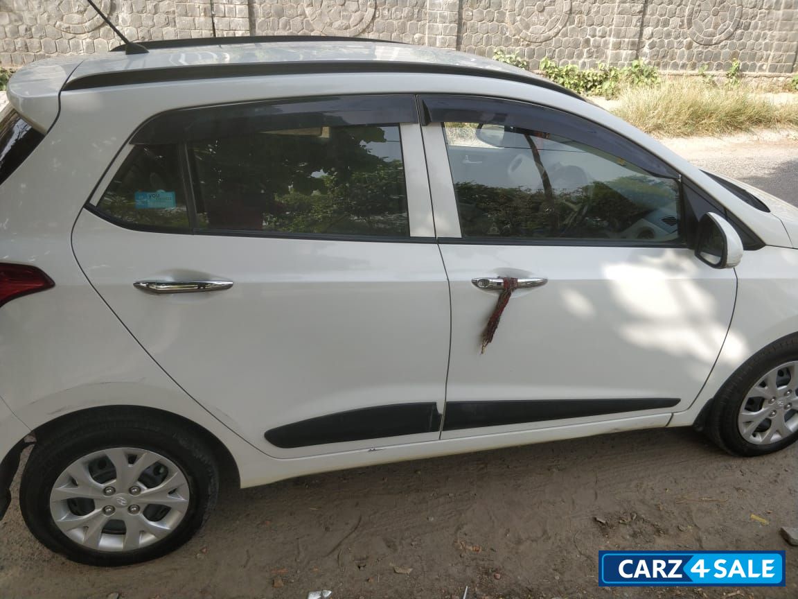 Hyundai Grand i10 Sportz 1.1 CRDi