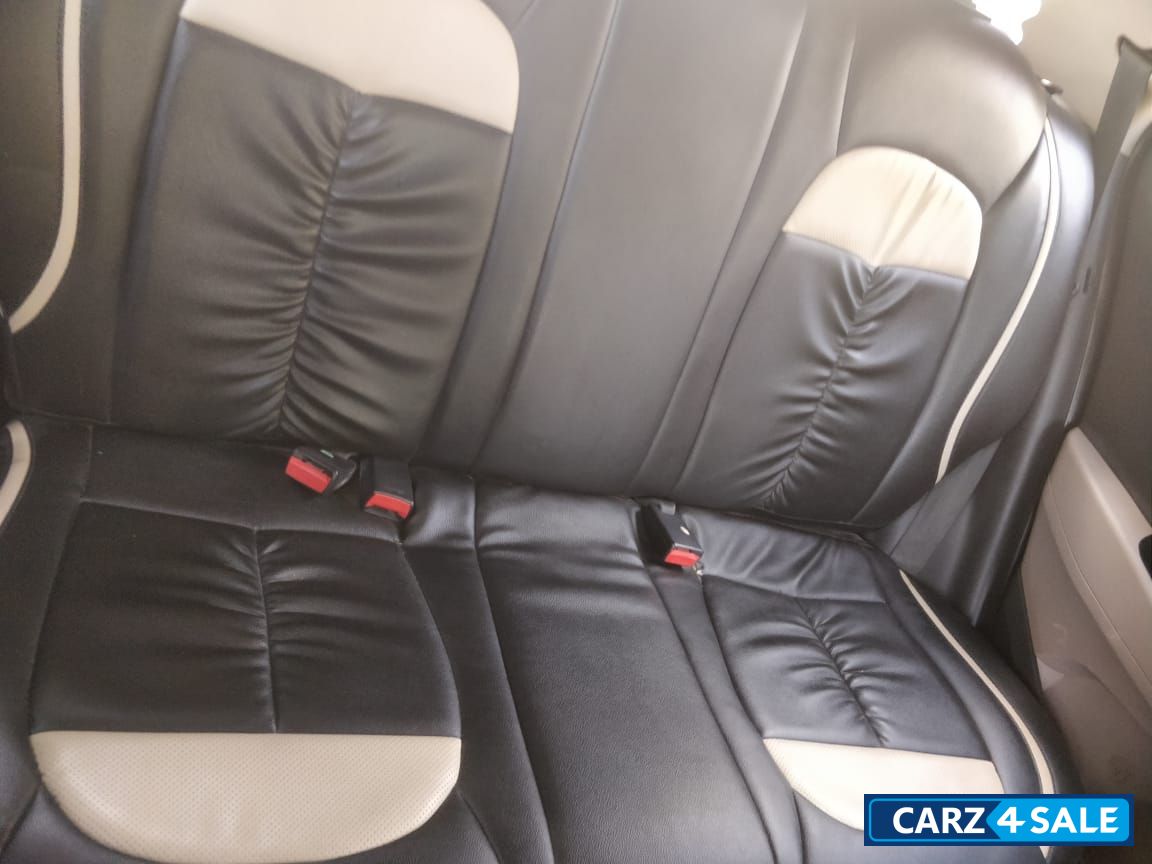 Hyundai Grand i10 Sportz 1.1 CRDi