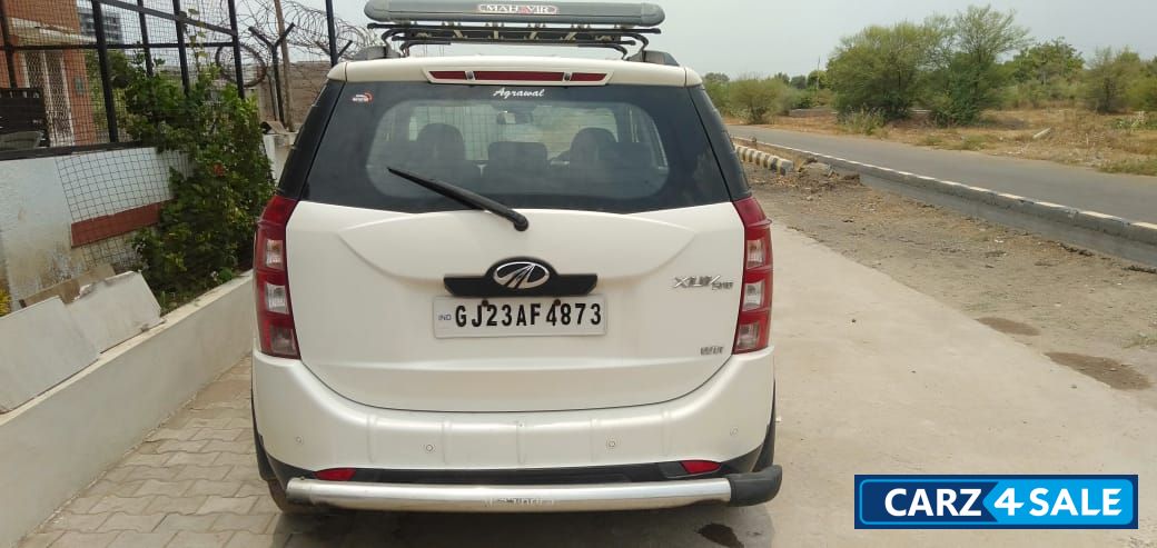 White Mahindra XUV 500 W8 2WD