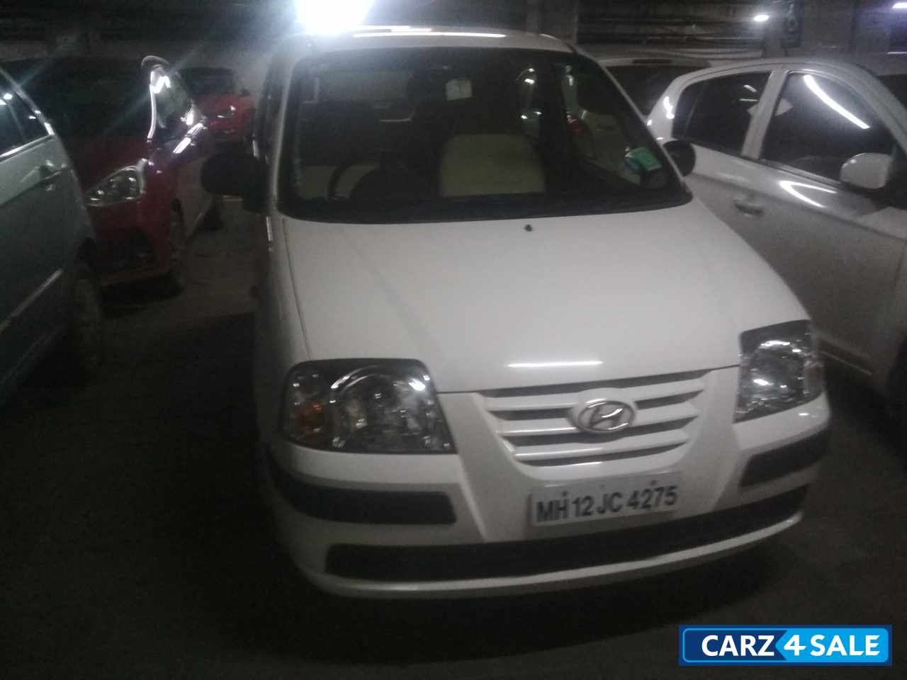 White Hyundai Santro Xing GLS LPG
