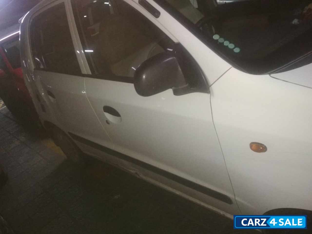 White Hyundai Santro Xing GLS LPG