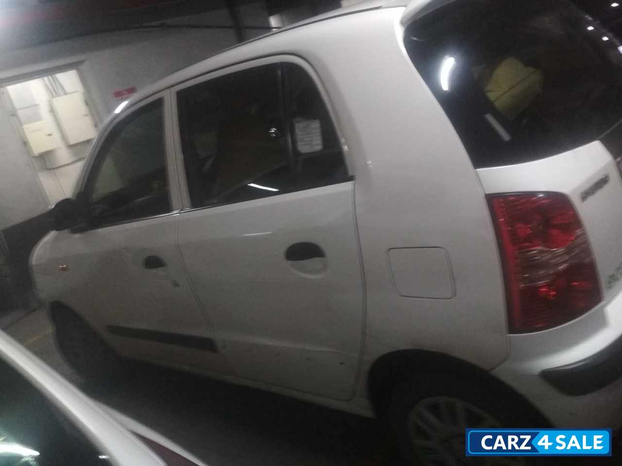 White Hyundai Santro Xing GLS LPG