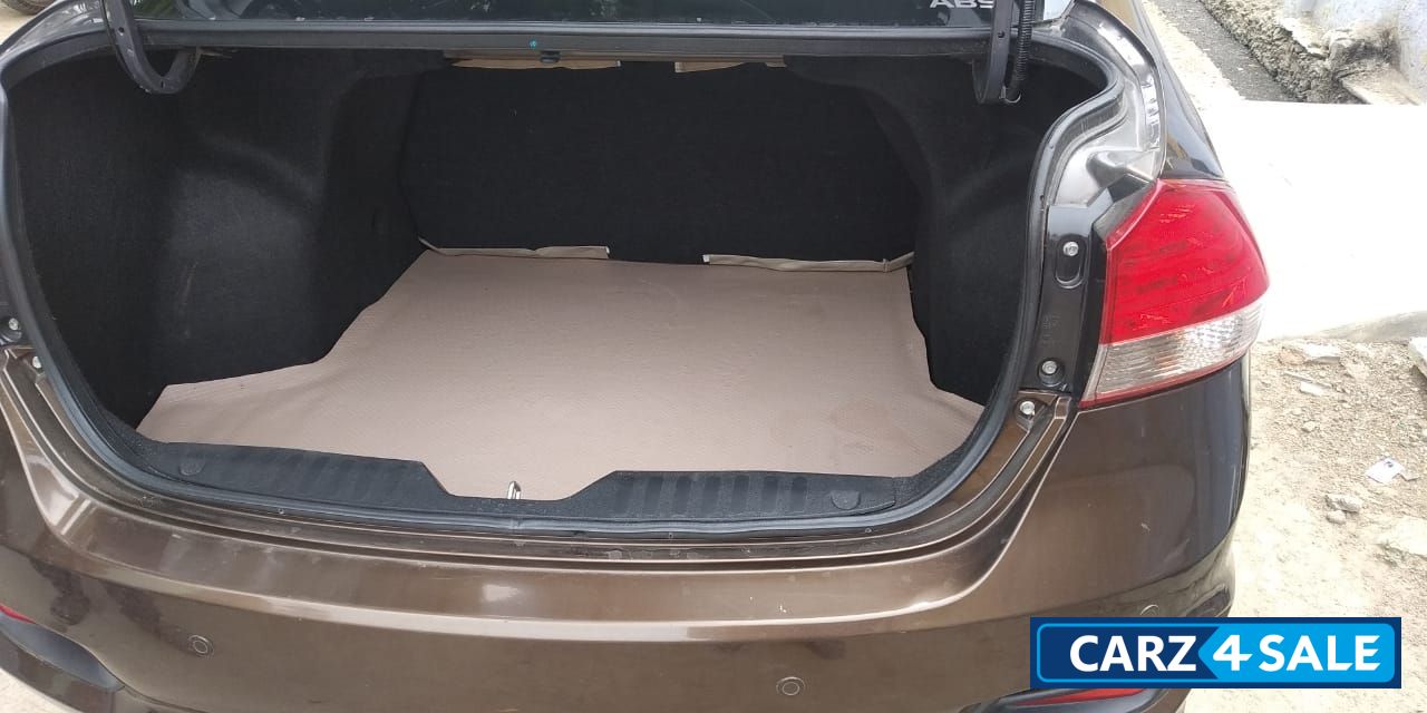 Dic Brown Maruti Suzuki Ciaz VDi Plus