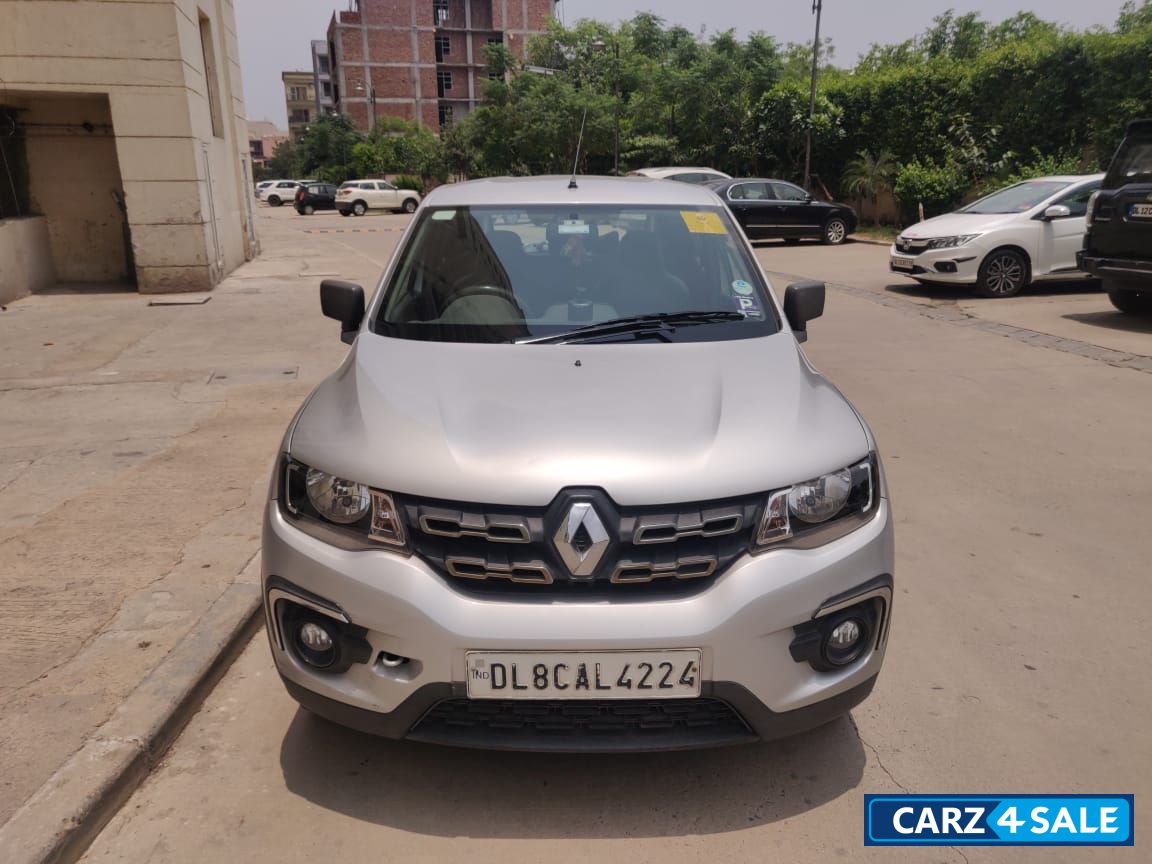 Silver Grey Renault Kwid RXT