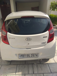 White Hyundai Eon Era plus