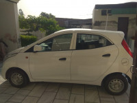 White Hyundai Eon Era plus