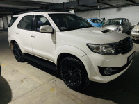 Toyota Fortuner 3.0 4x4 MT 2015 Model