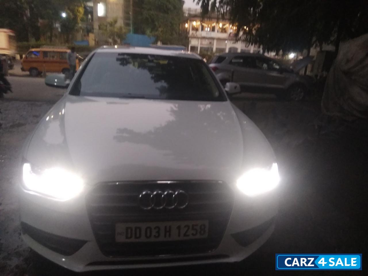 White Audi A4 2.0 TDI 177 bph Premium