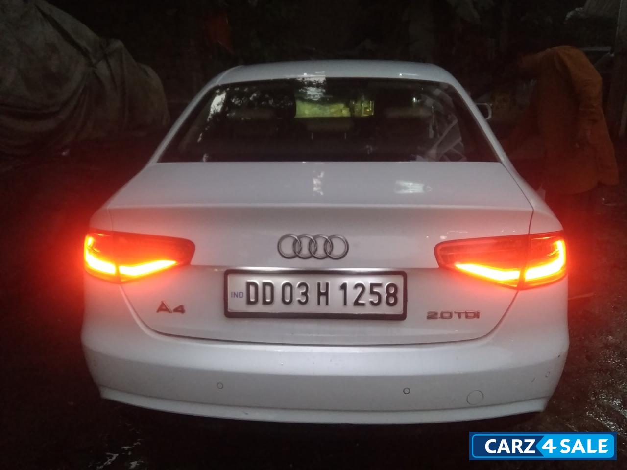 White Audi A4 2.0 TDI 177 bph Premium