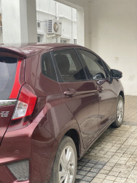 Red Honda Jazz V AT