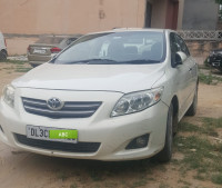 Pearl White Toyota Corolla Altis 1.8 G