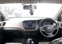 Polar White Hyundai Elite i20 Magna 1.2