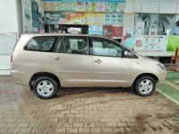 Toyota Innova 2.0 V