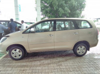 Toyota Innova 2.0 V