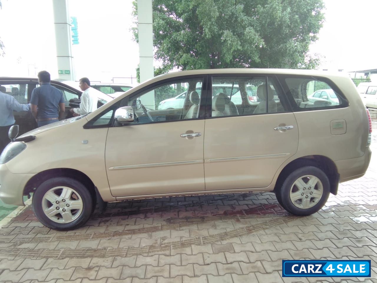 Toyota Innova 2.0 V