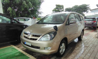 Toyota Innova 2.0 V
