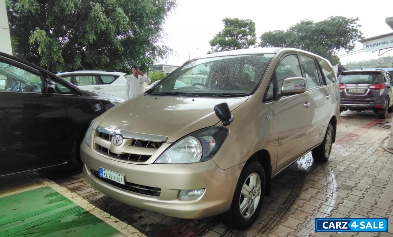 Toyota Innova 2.0 V