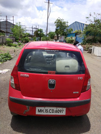 Red Hyundai i10 1.1 Era