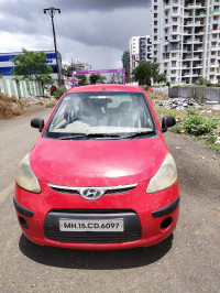 Red Hyundai i10 1.1 Era