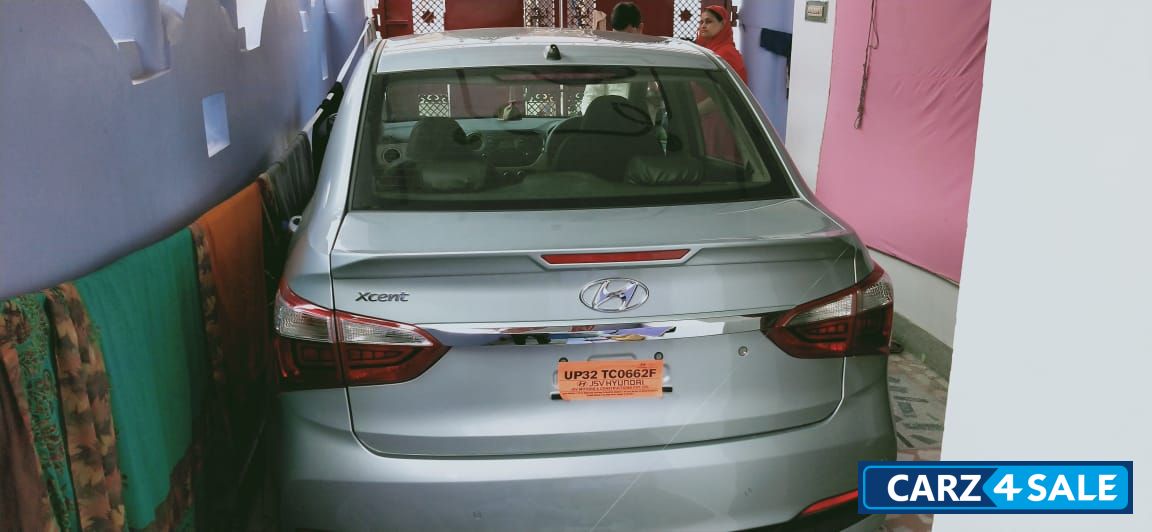 Grey Hyundai Xcent Petrol Grey Hyundai Xcent Petrol