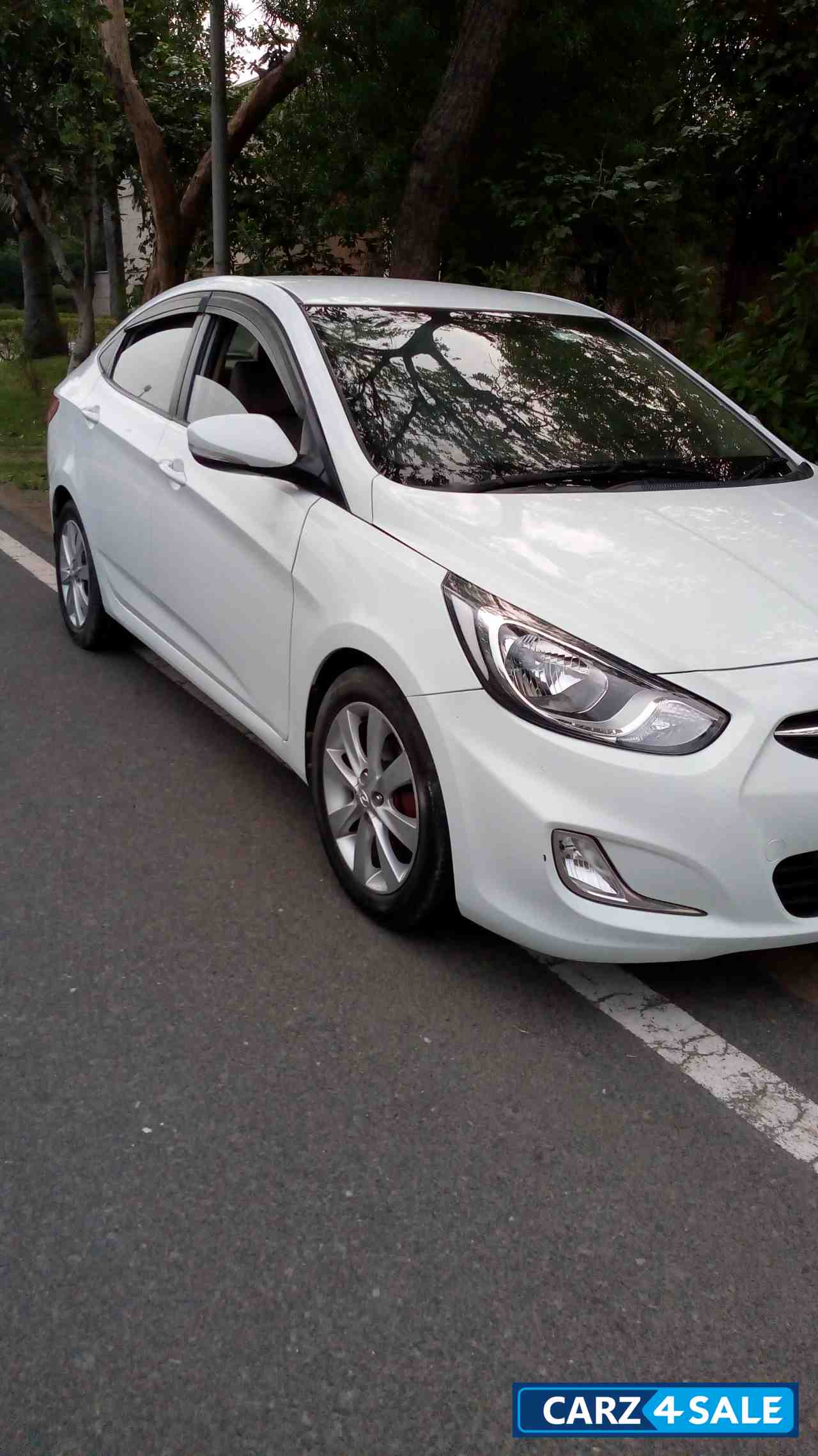 Hyundai Verna SX 1.6L U2 CRDi Diesel