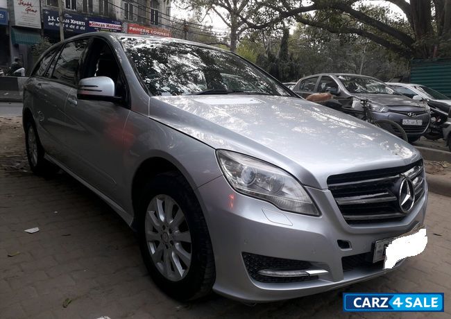 Silver Mercedes-Benz R-Class R350 4MATIC