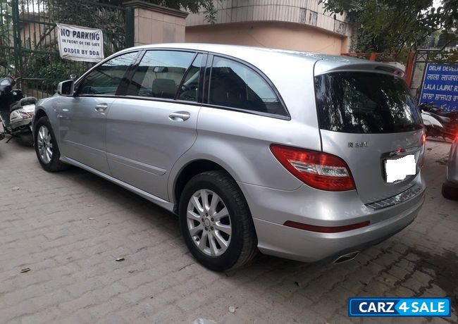 Silver Mercedes-Benz R-Class R350 4MATIC