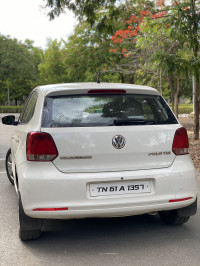 White Volkswagen Polo Highline1.5L D