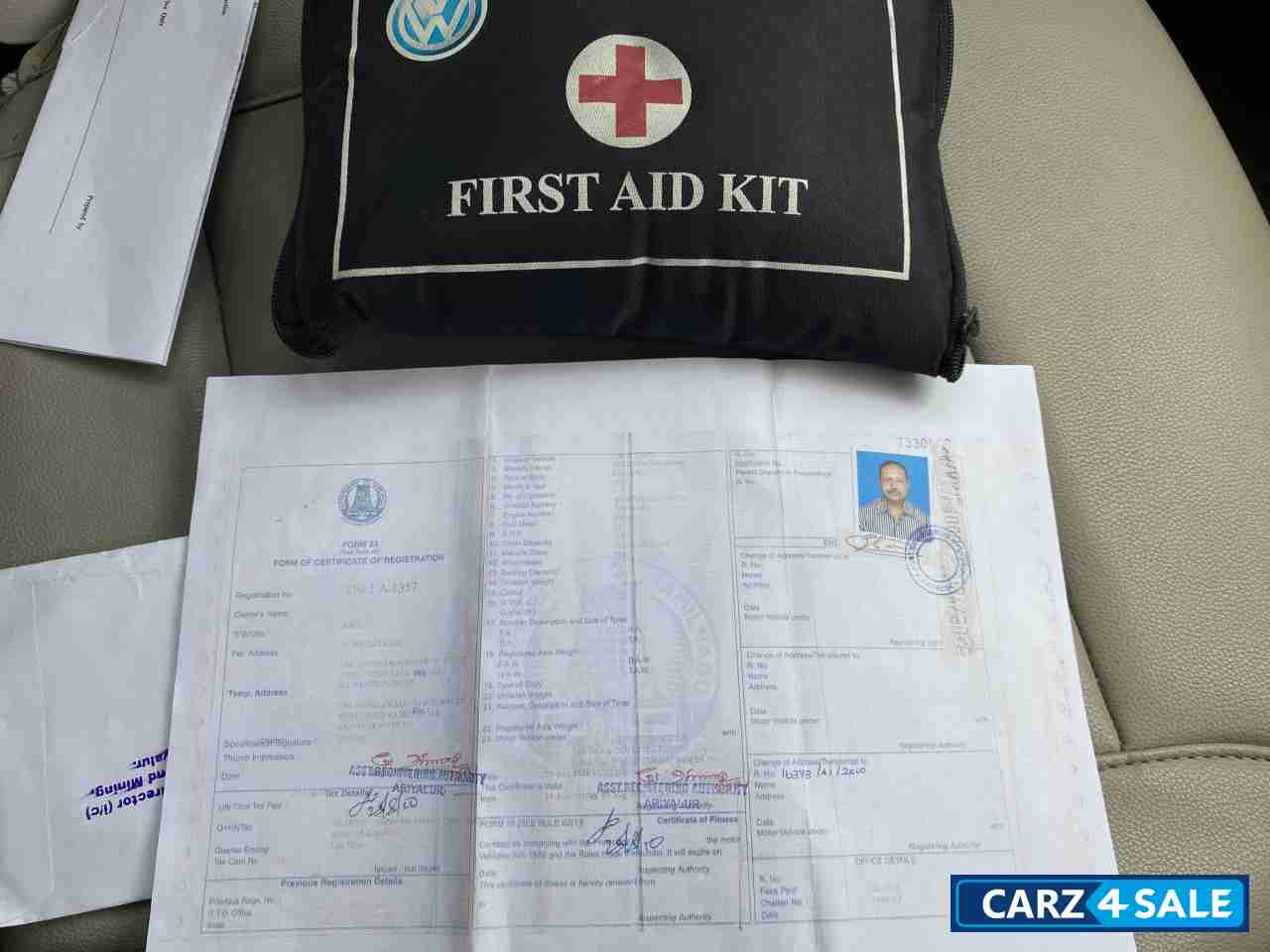 White Volkswagen Polo Highline1.5L D