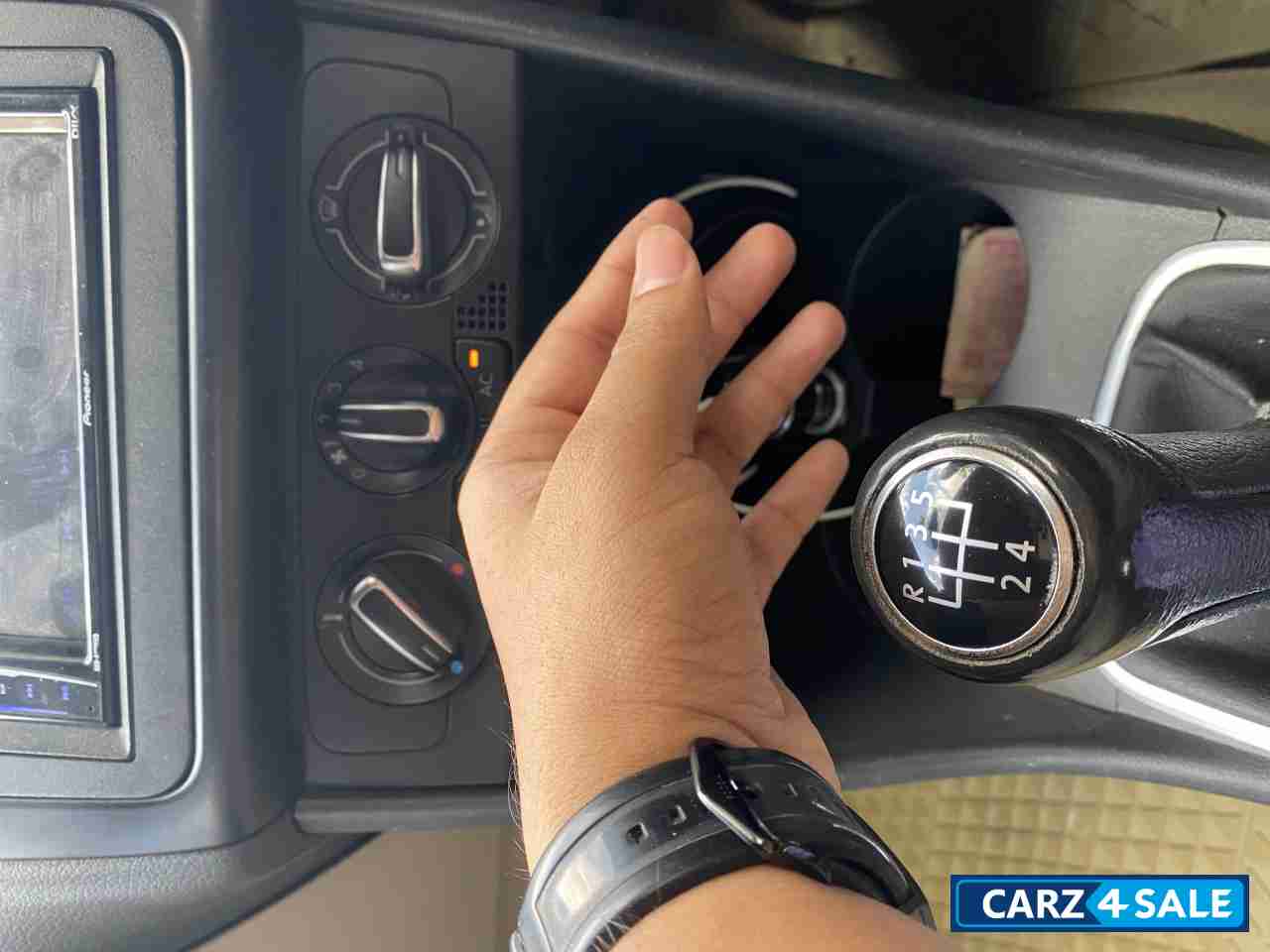 White Volkswagen Polo Highline1.5L D