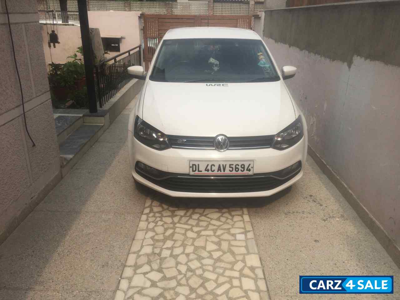 Candy White Volkswagen Polo Highline1.2L P