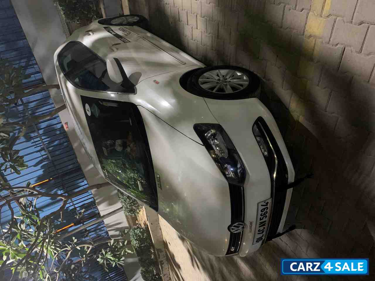 Candy White Volkswagen Polo Highline1.2L P