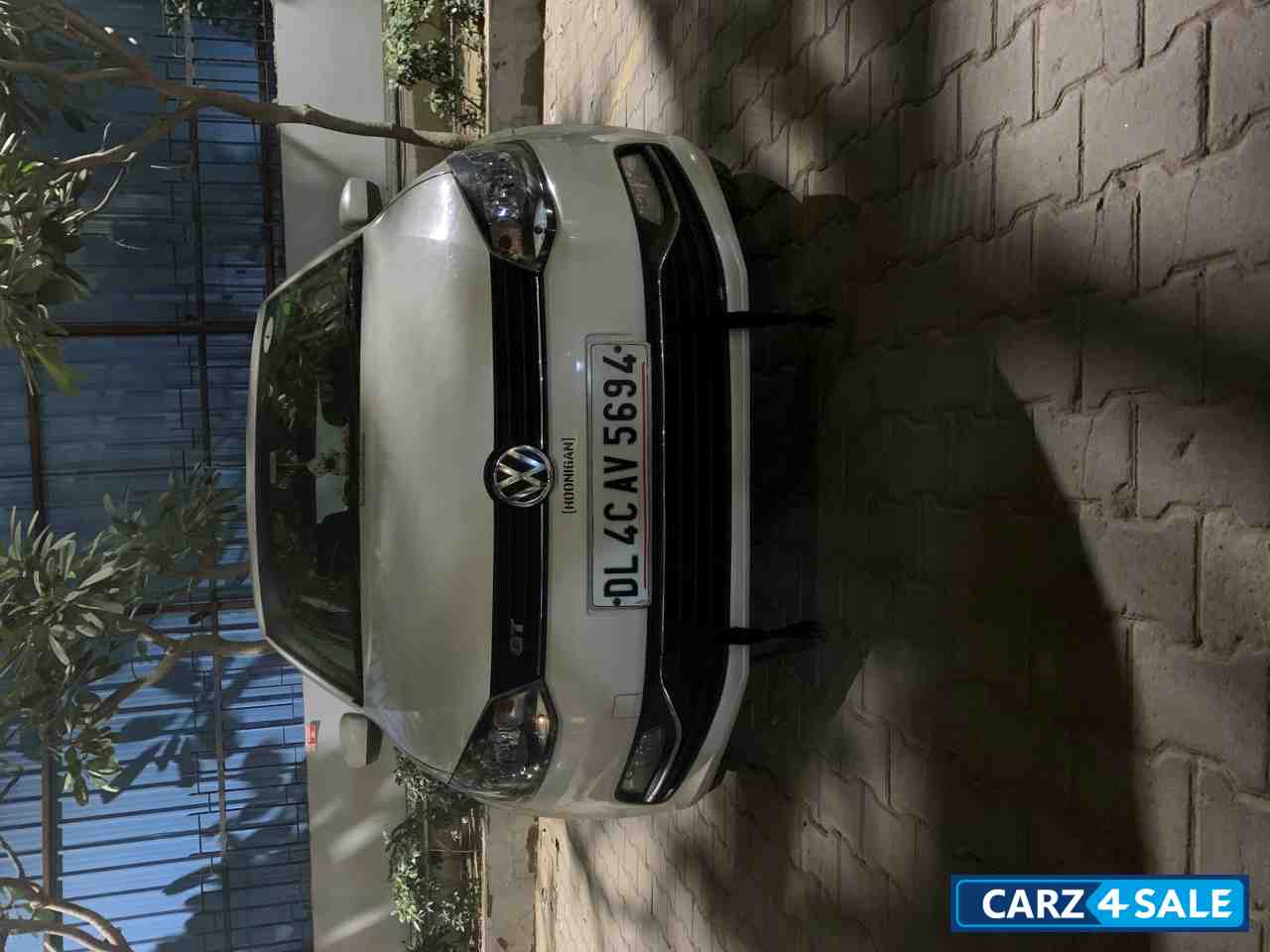 Candy White Volkswagen Polo Highline1.2L P