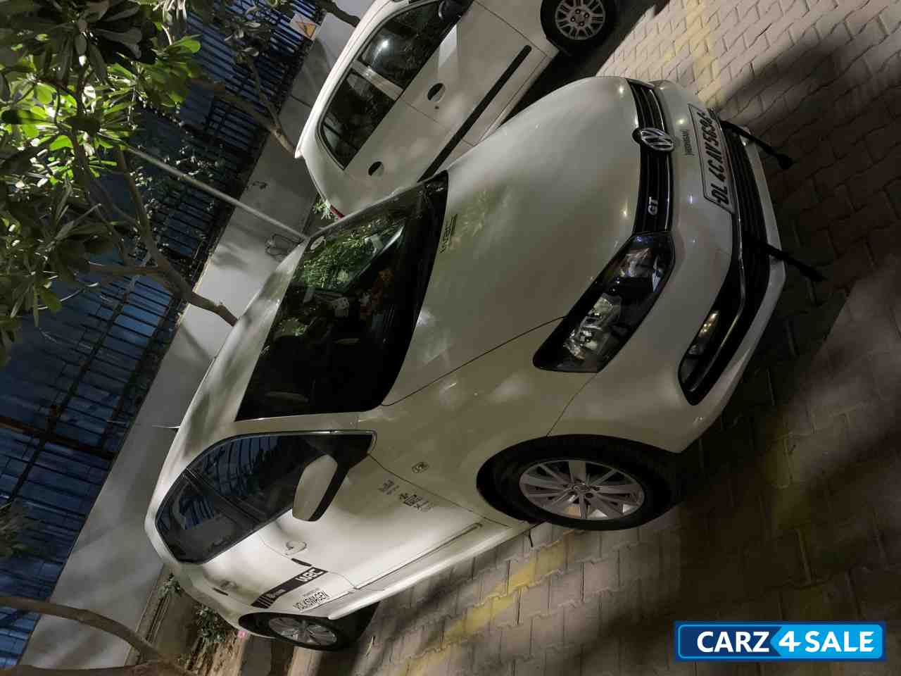 Candy White Volkswagen Polo Highline1.2L P