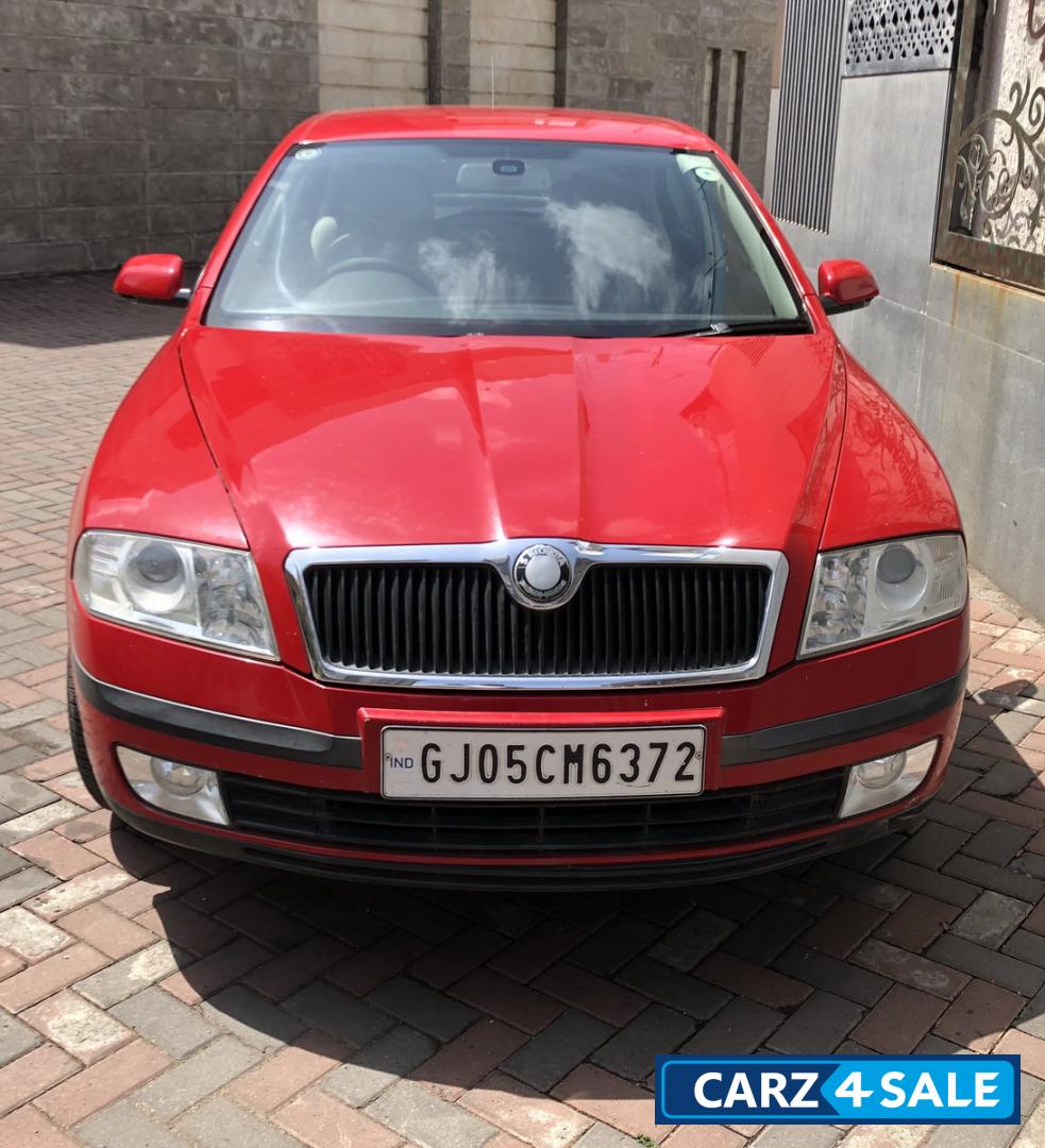 Red Skoda Laura Ambiente 1.9 TDI MT