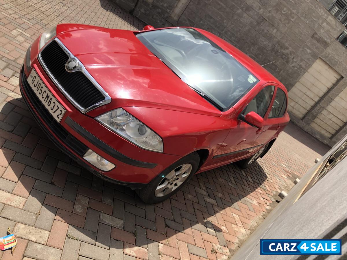 Red Skoda Laura Ambiente 1.9 TDI MT