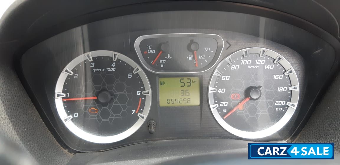 White Ford Fiesta SXi 1.6