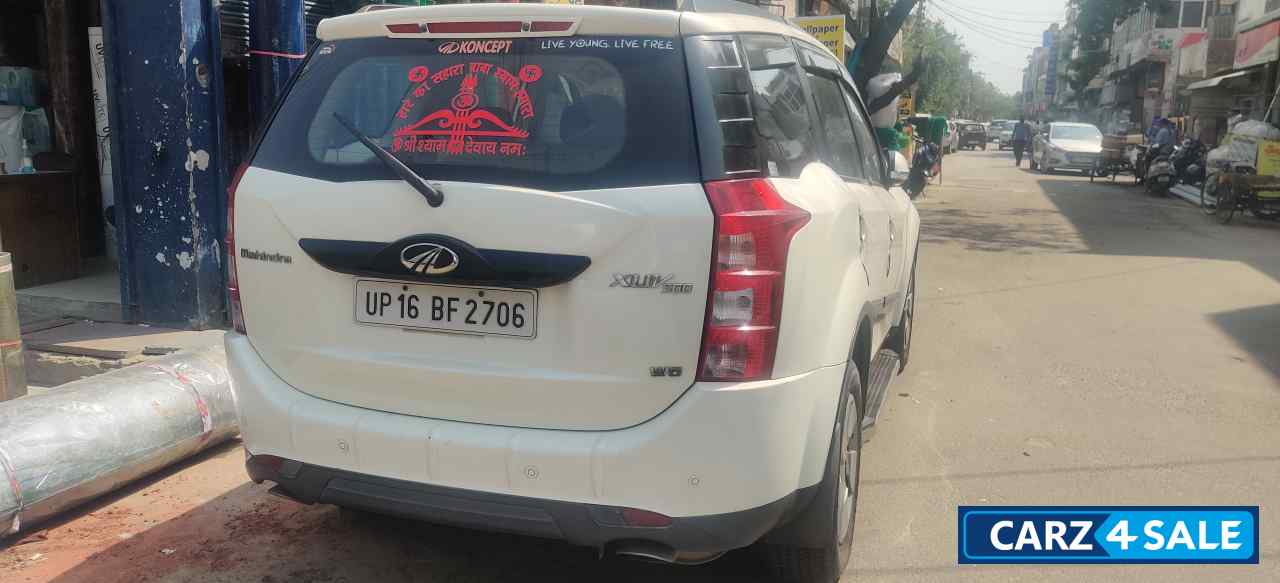 Pearl White Mahindra XUV 500 W6 2WD
