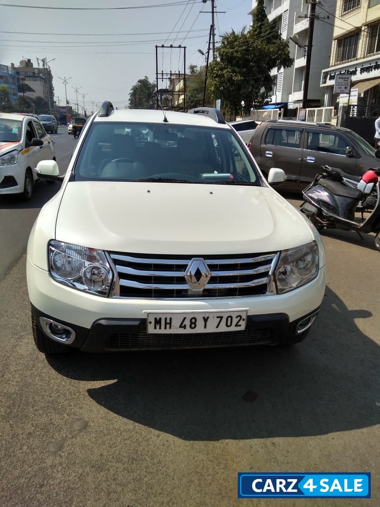 Pearl White Renault Duster 85 PS Diesel RxL