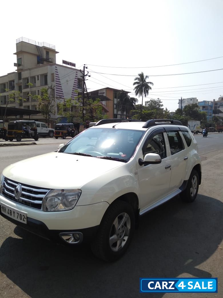 Pearl White Renault Duster 85 PS Diesel RxL