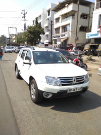 Pearl White Renault Duster 85 PS Diesel RxL