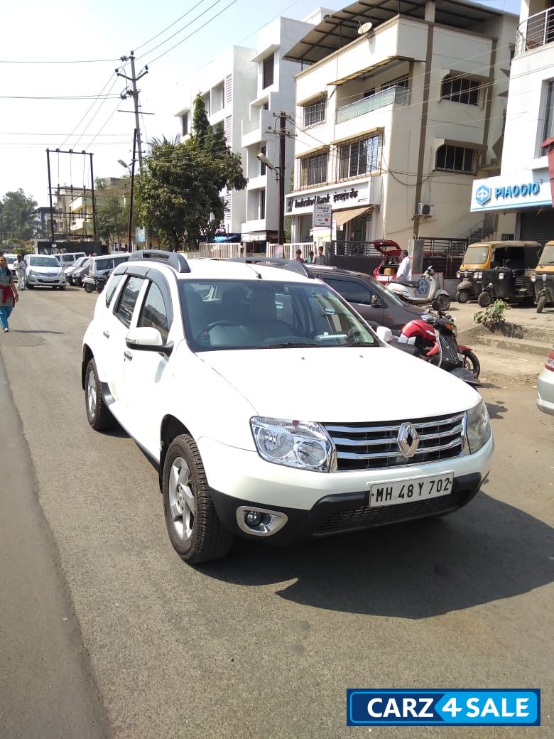 Pearl White Renault Duster 85 PS Diesel RxL