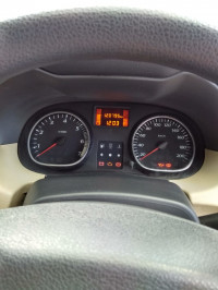 Pearl White Renault Duster 85 PS Diesel RxL