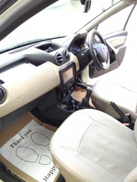 Pearl White Renault Duster 85 PS Diesel RxL