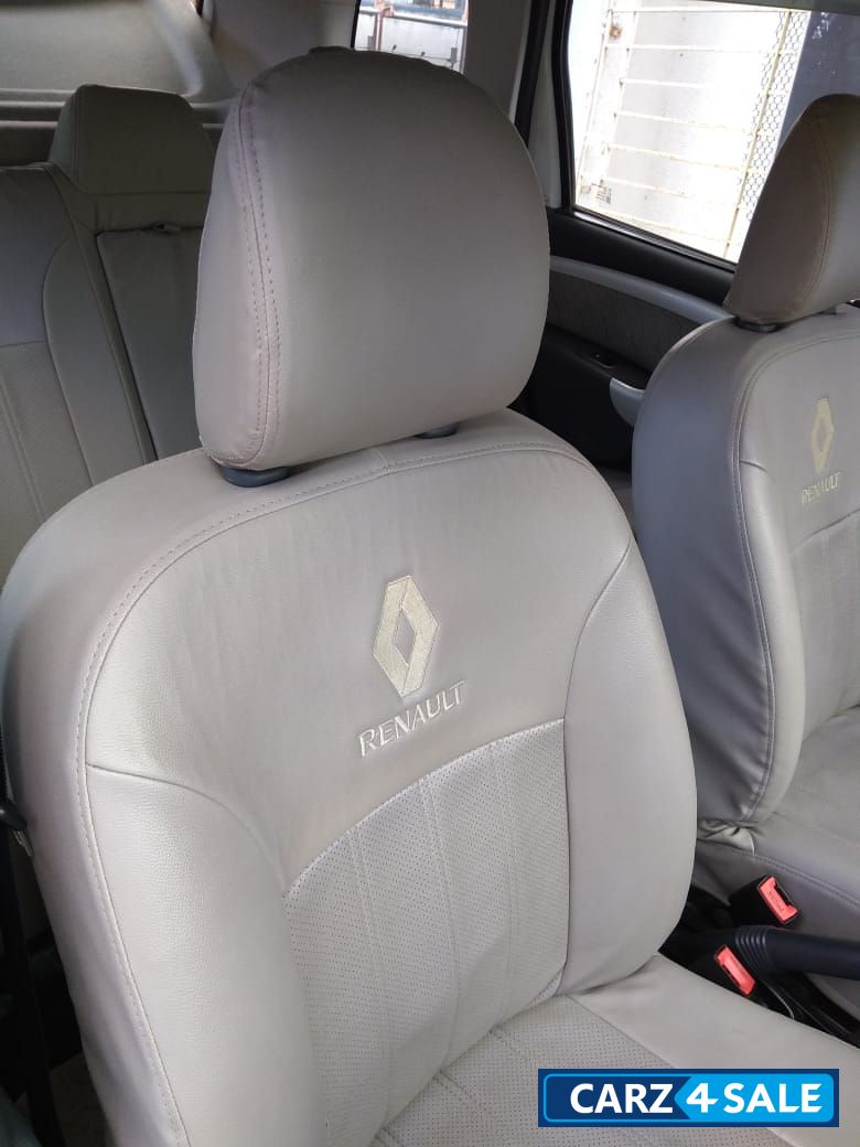 Pearl White Renault Duster 85 PS Diesel RxL