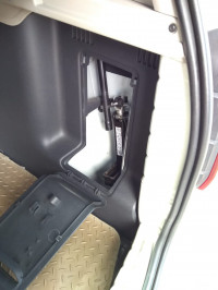 Pearl White Renault Duster 85 PS Diesel RxL