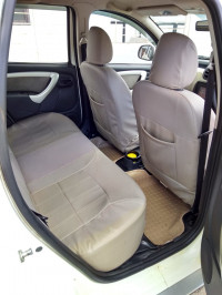 Pearl White Renault Duster 85 PS Diesel RxL