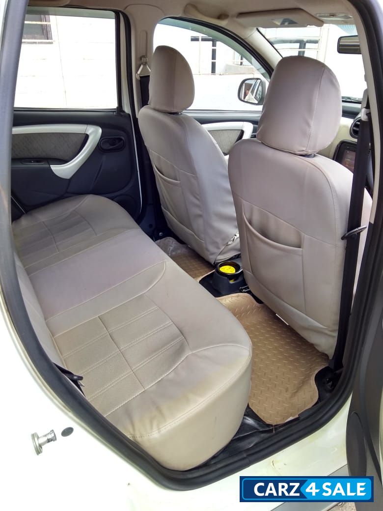 Pearl White Renault Duster 85 PS Diesel RxL